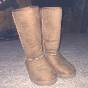 Airwalk winter “ugg” boots size 10